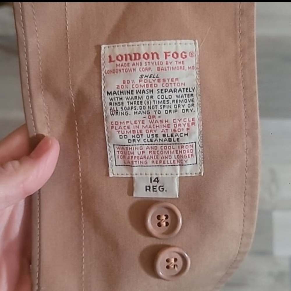 London Fog Tan Trench Coat Versatile Minimalist Design Size 14 Vintage - Picture 3 of 4